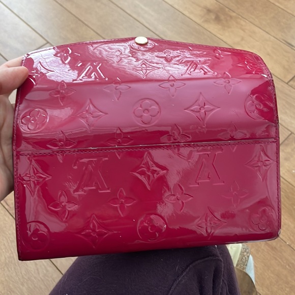 Authentic Louis Vuitton Vernis Sarah Wallet in dark pink - Picture 8 of 8